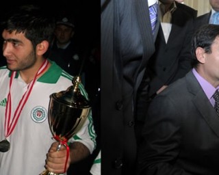 2 Resim Yanyana : Futbol Turnuvası Kupasını Takımın Kaptanın veren İlimdar Boztaş Diğer Resimde ise Sayın Enver Demirel ve İlimdar Boztaş aynı potrede 2 Resim Yanyana : Futbol Turnuvası Kupasını Takımın Kaptanın veren İlimdar Boztaş Diğer Resimde ise Sayın Enver Demirel ve İlimdar Boztaş aynı potrede