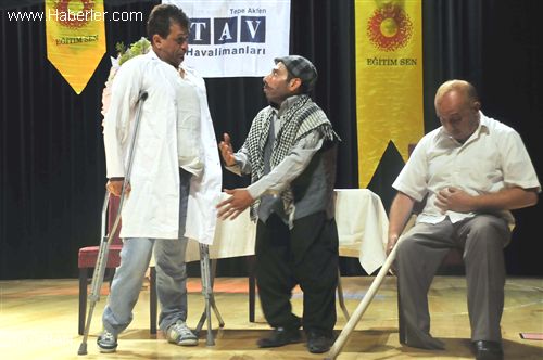 Engelli-tiyatrocular-hayat-dersi-verdi-4774225_o