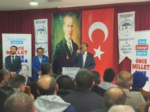 ilimdar başkan konuşurken